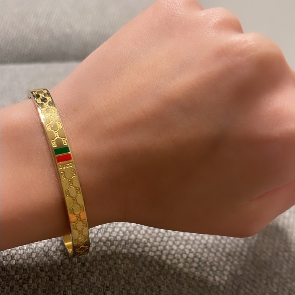 Bracelet